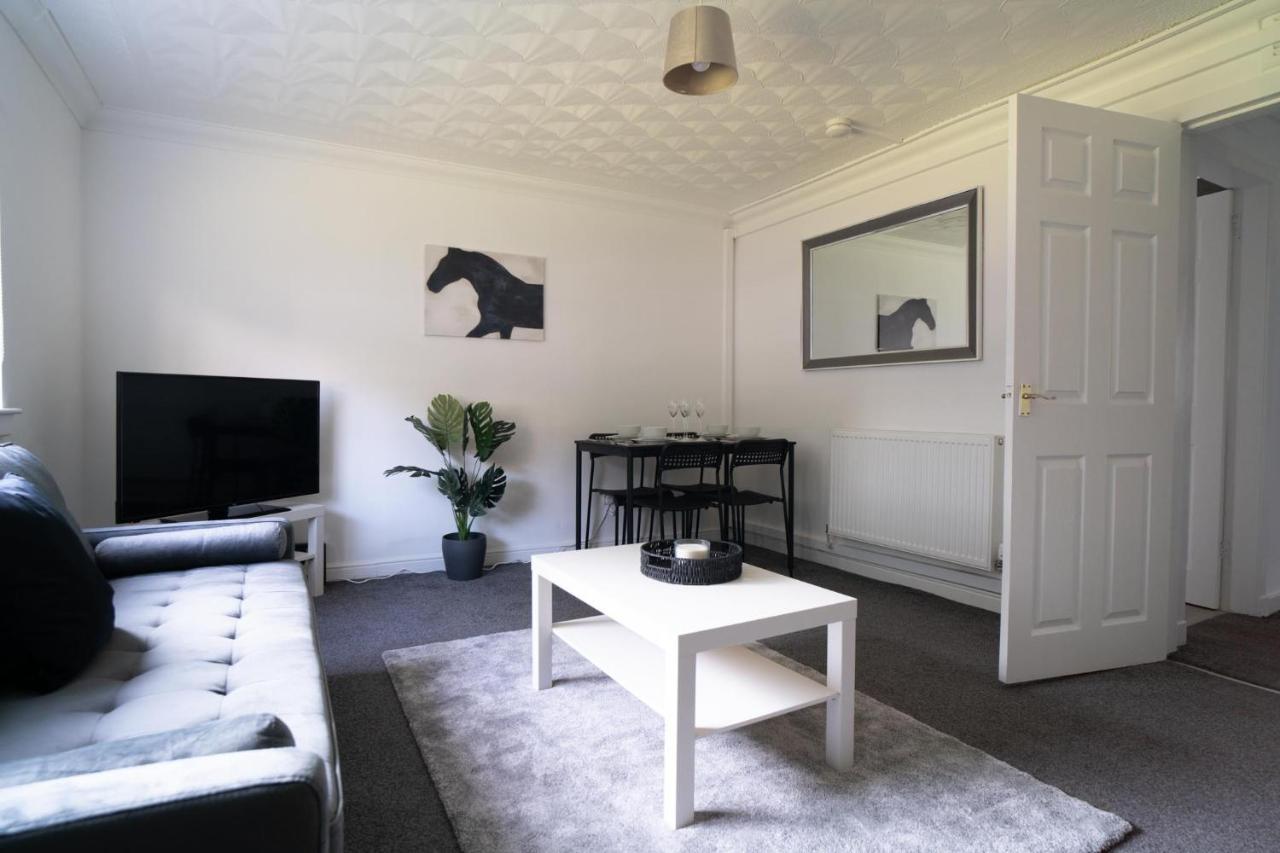 Deedes Apartment Airdrie Extérieur photo