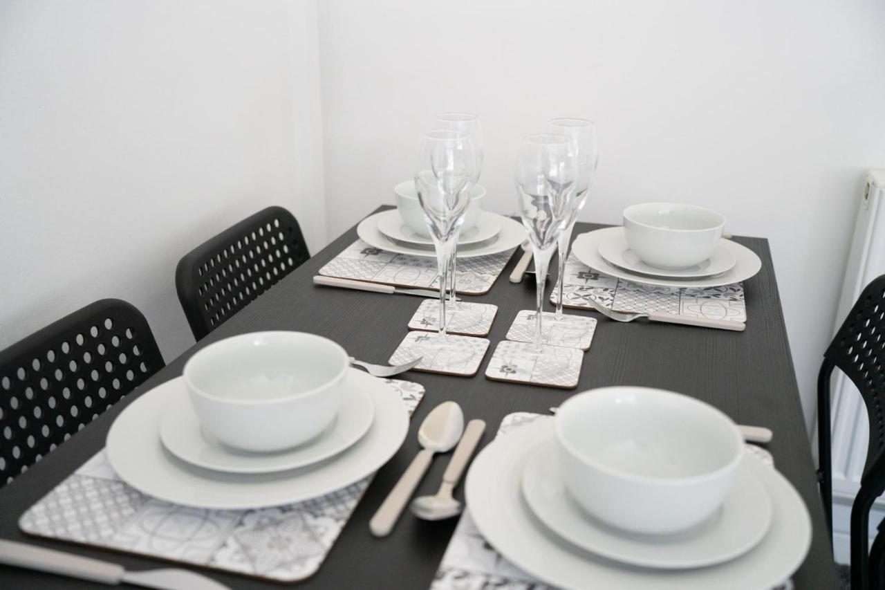 Deedes Apartment Airdrie Extérieur photo